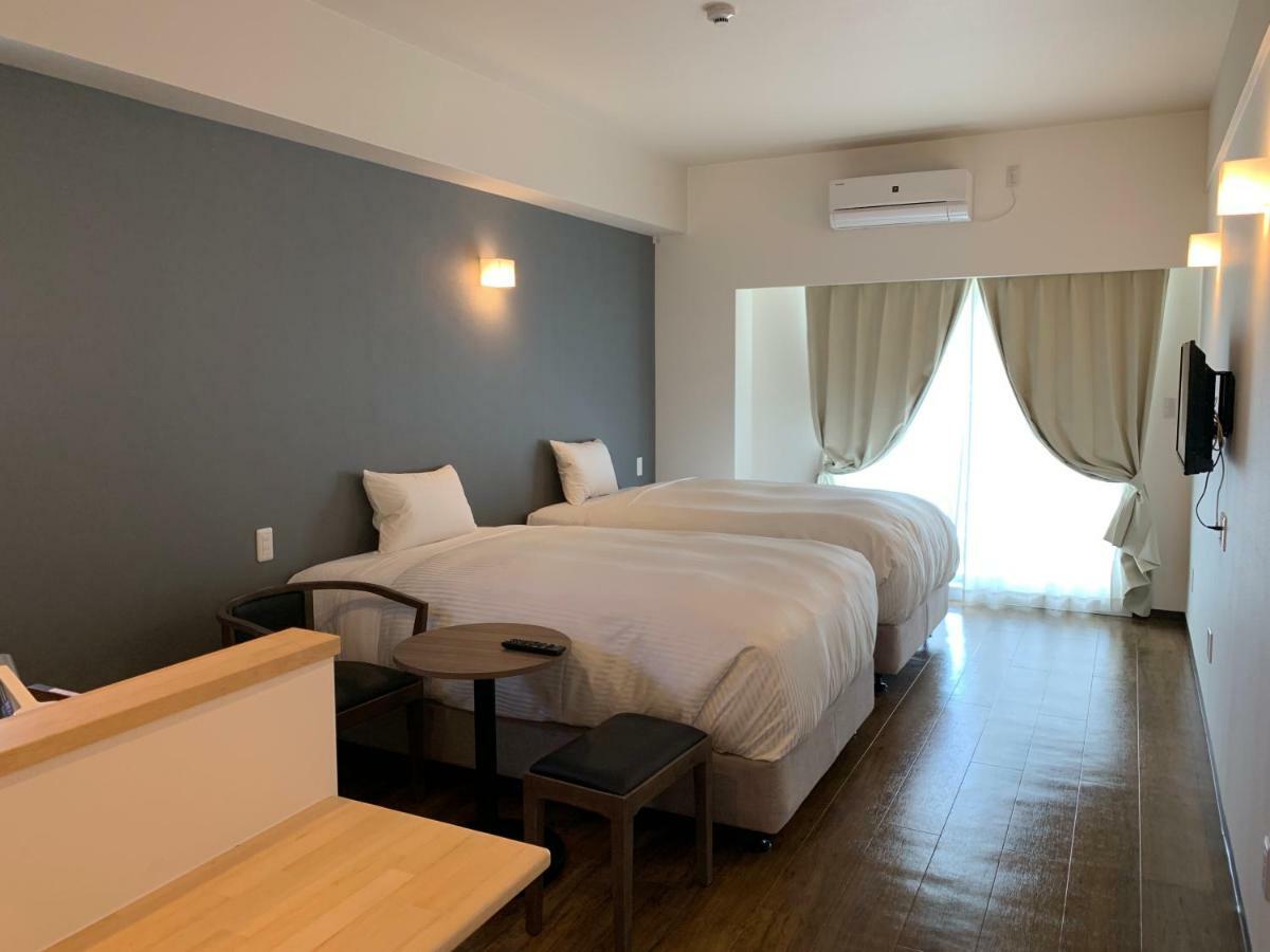 Mr.Kinjo Inn Tomigusuku Екстериор снимка